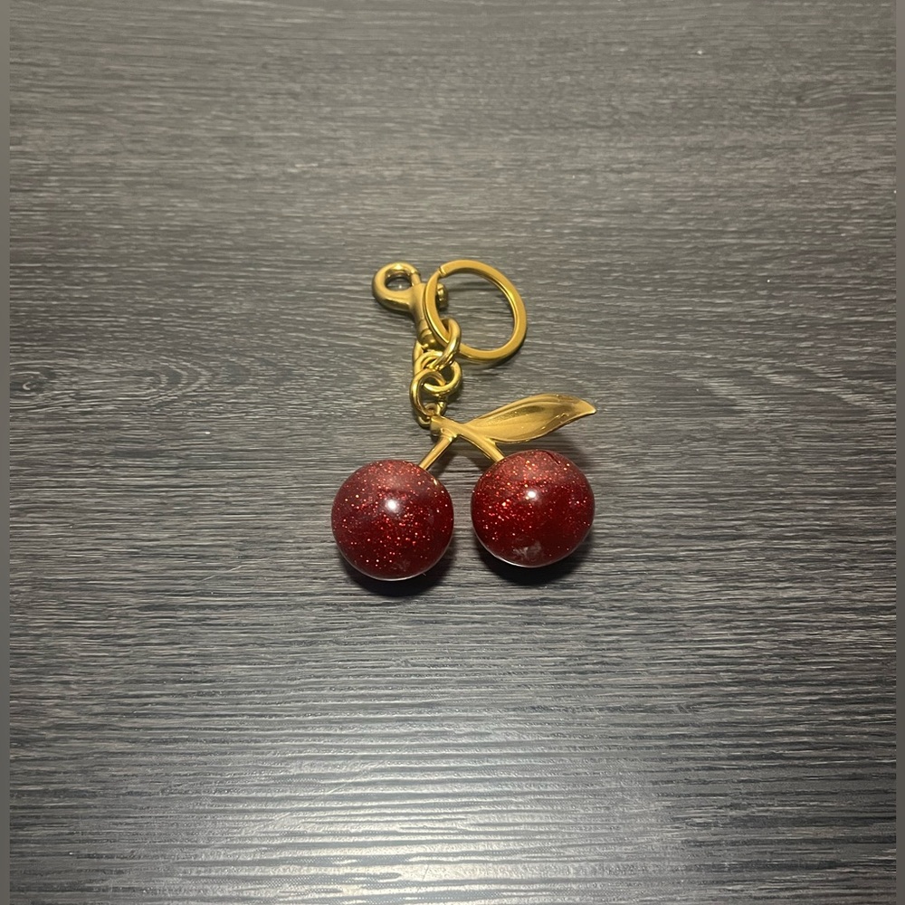 NEW COACH STYLE KEYCHAIN
SEND OFFERS